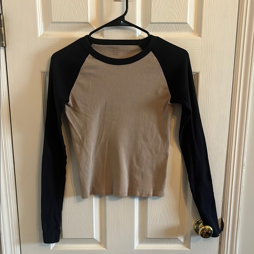 Brandy Melville long sleeve top